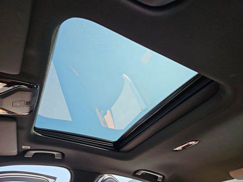 Used 2024 BMW 330i Sedan w/ Convenience Package image 29