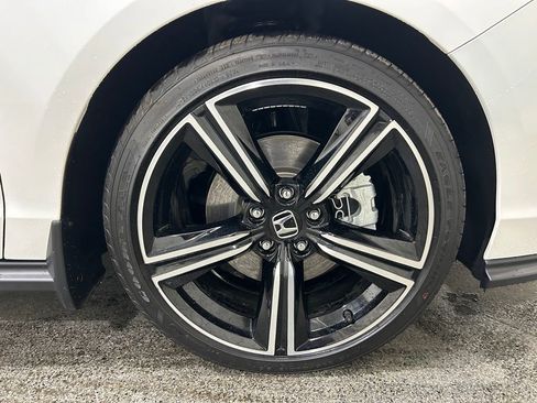 Used 2025 Honda Accord Sport image 12