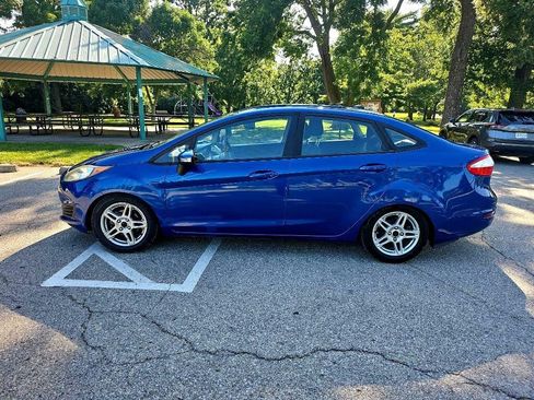 Used 2019 Ford Fiesta SE w/ Cold Weather Package image 8