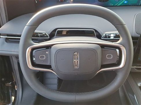 New 2026 Lincoln Nautilus Reserve image 9