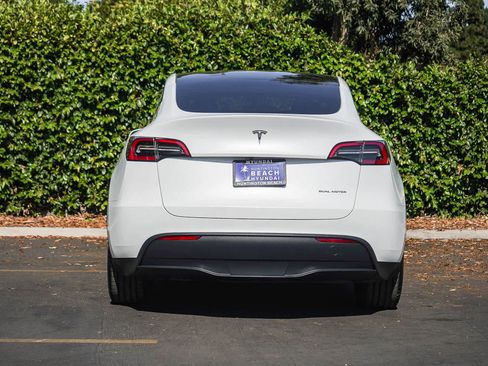 Used 2023 Tesla Model Y Long Range AWD/4WD image 5