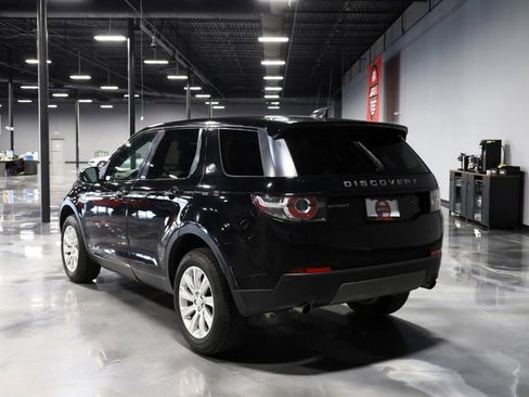 Used 2017 Land Rover Discovery Sport SE AWD/4WD image 5