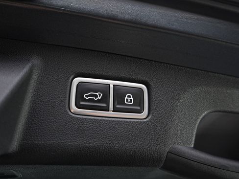 Used 2023 Kia Sorento SX Prestige image 12