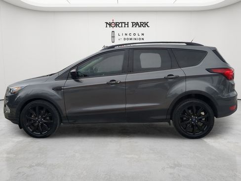 Used 2019 Ford Escape SE FWD image 6