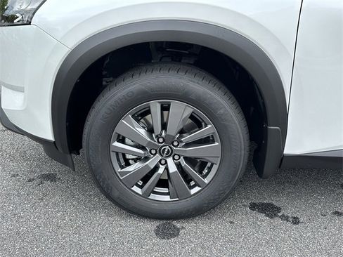 New 2025 Nissan Pathfinder SV w/ SV Premium Package image 12