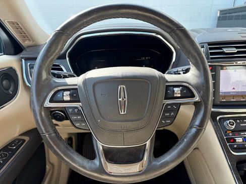 Used 2018 Lincoln Continental Reserve w/ Continental Climate Package image 17