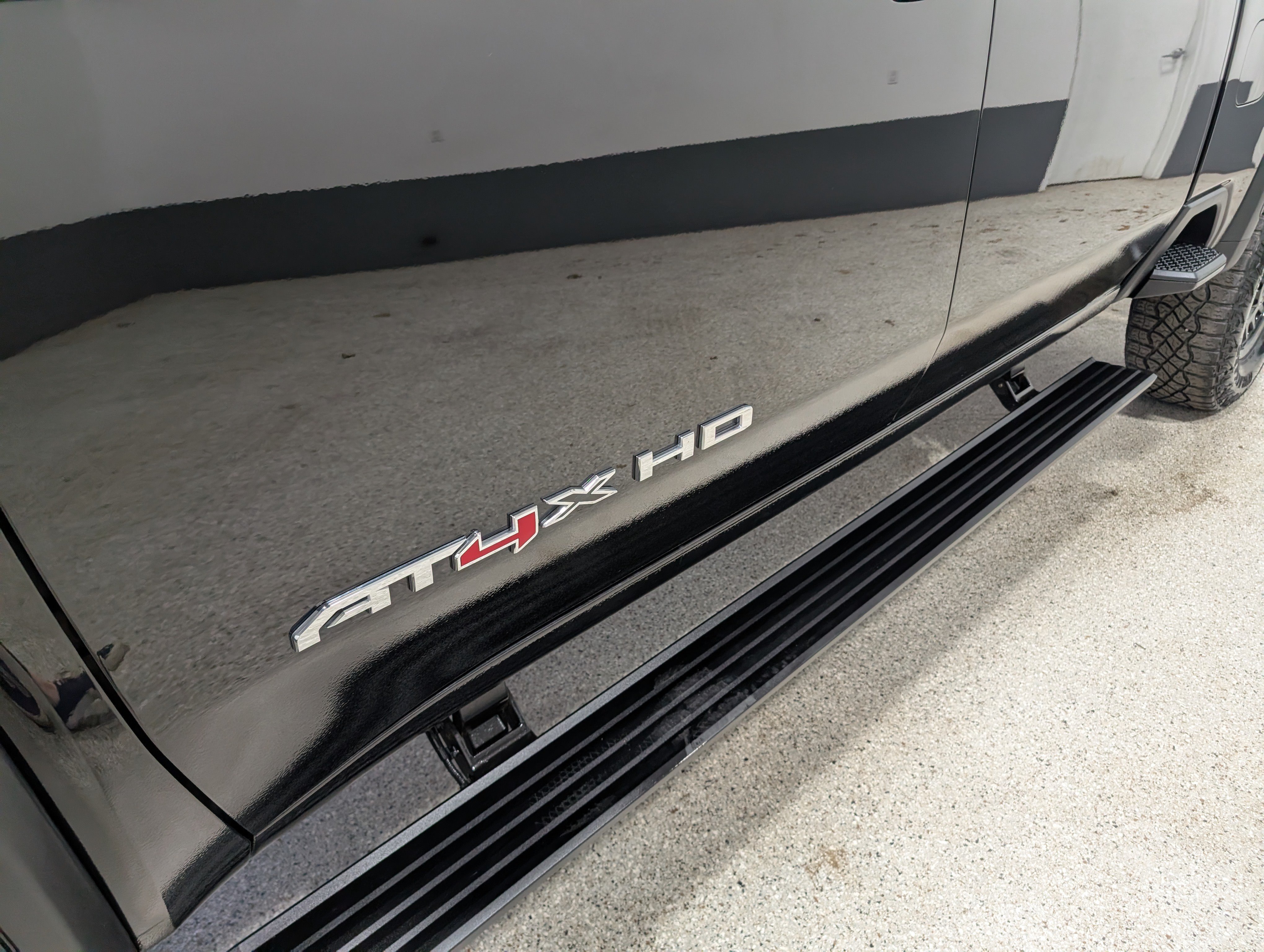 Used 2025 GMC Sierra 2500 AT4X w/ AT4X AEV Edition AWD/4WD image 9