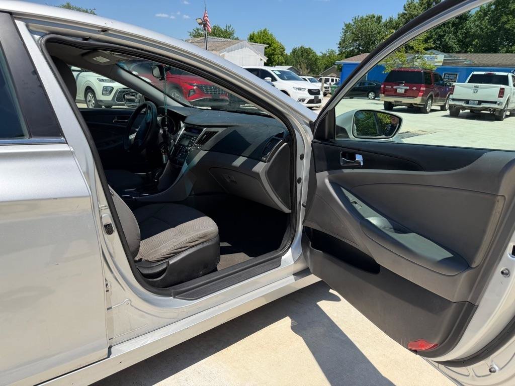 Used 2012 Hyundai Sonata GLS w/ Popular Equipment Pkg FWD image 16