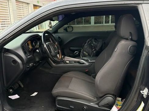 Used 2019 Dodge Challenger SXT RWD image 13