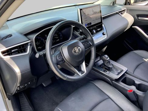 Certified 2026 Toyota Corolla Cross XLE FWD image 17