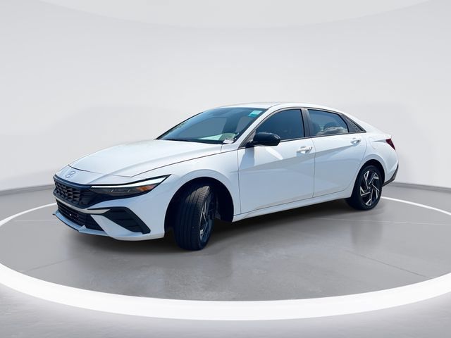 Certified 2025 Hyundai Elantra SEL FWD image 1