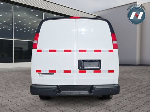 Used 2021 Chevrolet Express 2500 RWD image 4