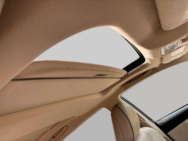 Used 2012 Toyota Venza Limited AWD/4WD image 16