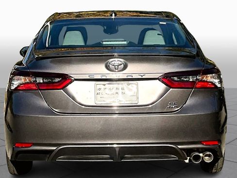 Used 2023 Toyota Camry SE image 4