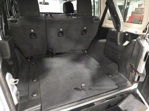 Used 2022 Jeep Wrangler Unlimited Sport AWD/4WD image 12