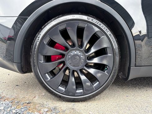 Used 2022 Tesla Model Y Performance image 33