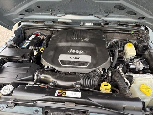 Used 2014 Jeep Wrangler Unlimited Sport w/ Quick Order Package 24S AWD/4WD image 35