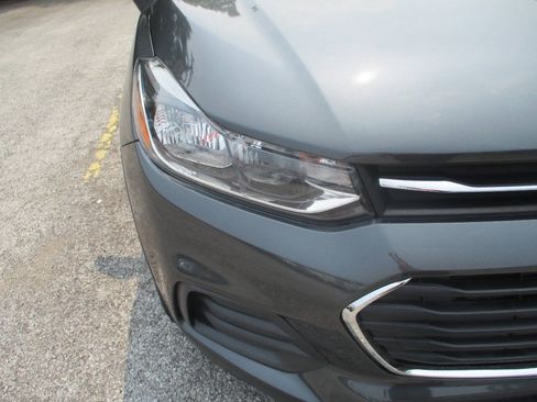 Used 2019 Chevrolet Trax LS FWD image 25