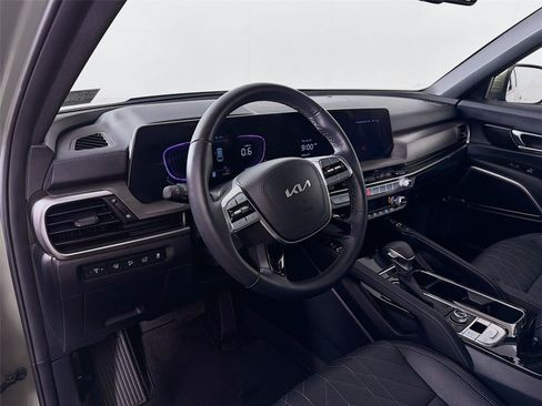Used 2025 Kia Telluride EX X-Line AWD/4WD image 16