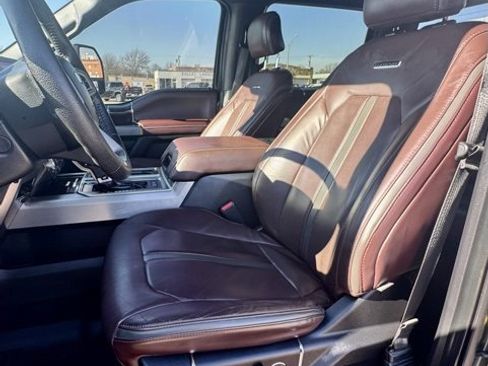 Used 2015 Ford F150 Platinum w/ Equipment Group 701A Luxury image 11