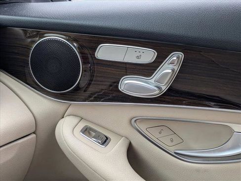 Used 2019 Mercedes-Benz GLC 300 image 18