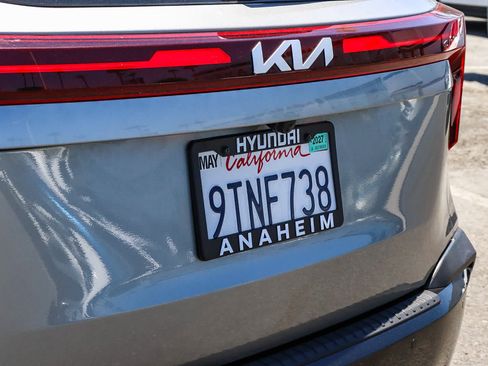 Used 2025 Kia Seltos EX FWD image 12