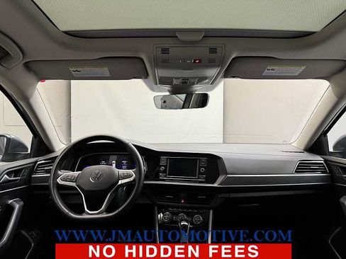 Used 2024 Volkswagen Jetta SE w/ Panoramic Sunroof Package FWD image 12