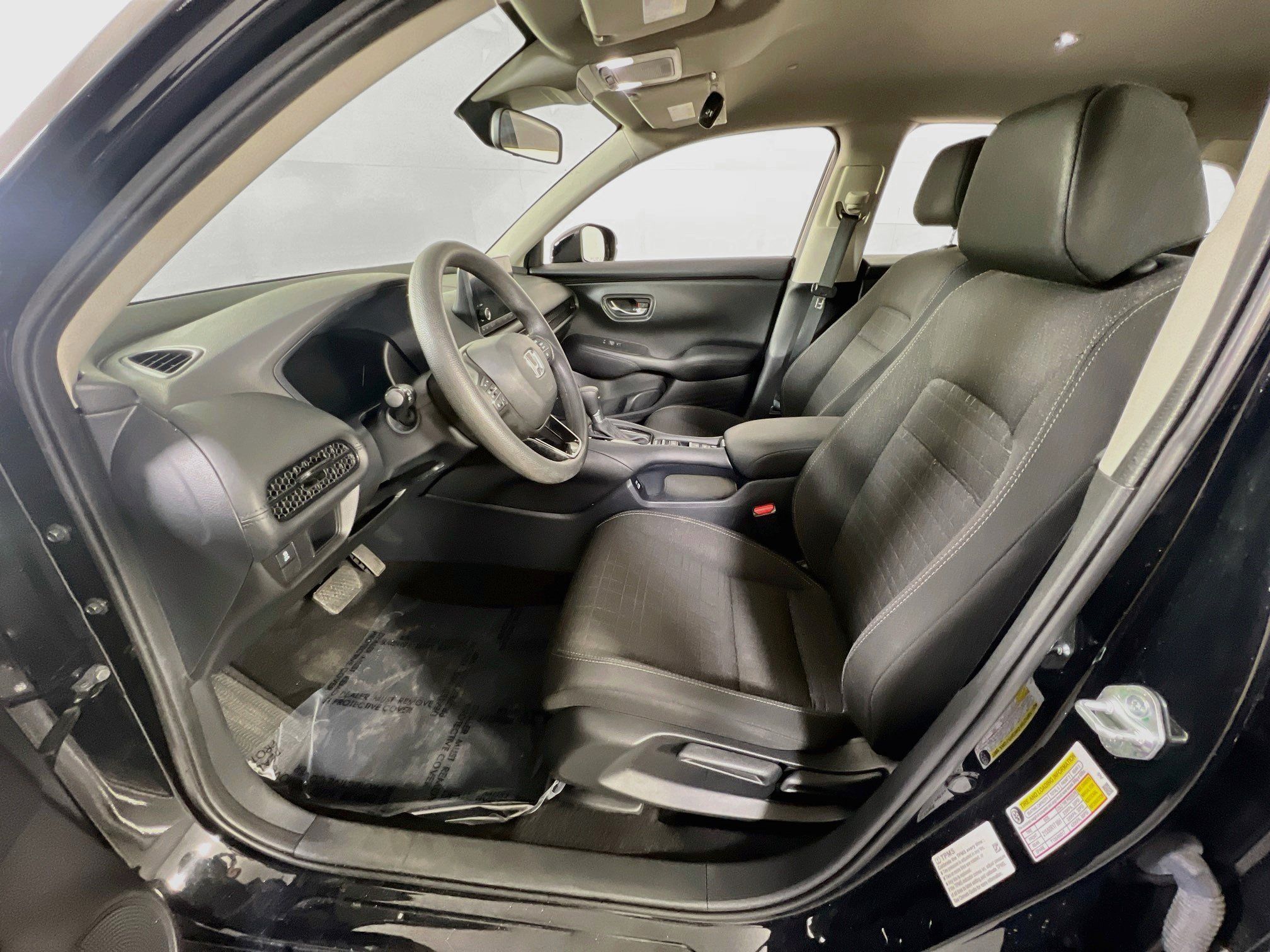 Used 2023 Honda HR-V LX image 19