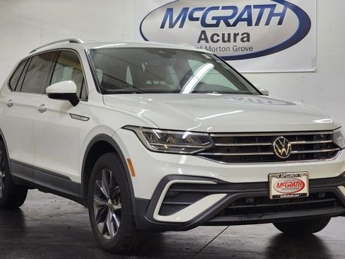 Used 2022 Volkswagen Tiguan SE image 2