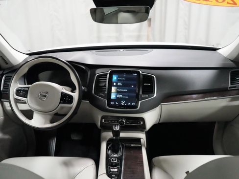 Used 2019 Volvo XC90 T6 Momentum w/ Protection Package Premier AWD/4WD image 8