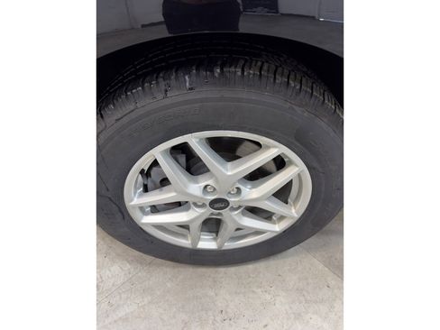 Certified 2024 Ford Edge SEL image 10