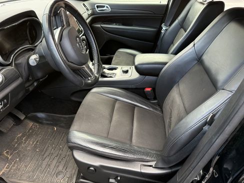 Used 2021 Jeep Grand Cherokee Altitude AWD/4WD image 19