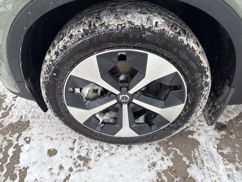 Used 2023 Volvo XC40 B5 Plus w/ Protection Package Premier image 11