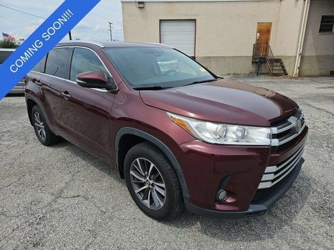 Used 2017 Toyota Highlander XLE AWD/4WD image 1
