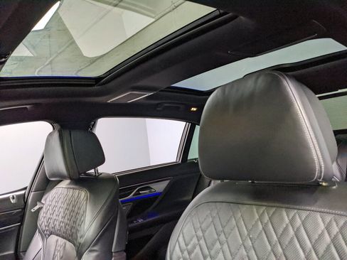 Used 2022 BMW 750i xDrive w/ Executive Package AWD/4WD image 34