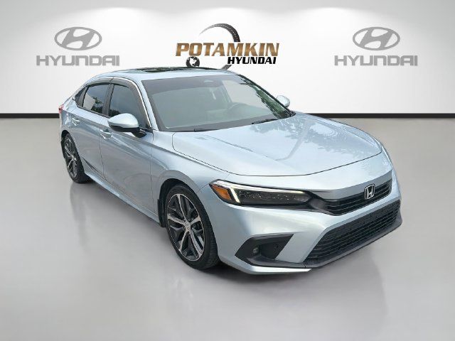 Used 2022 Honda Civic Touring image 3