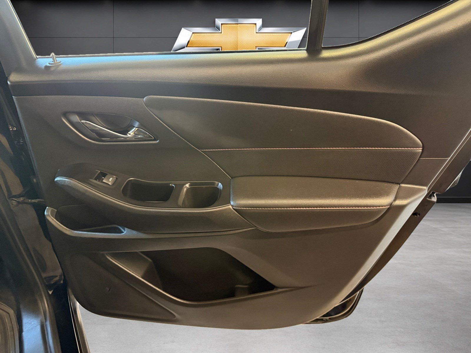Used 2023 Chevrolet Traverse RS AWD/4WD image 16