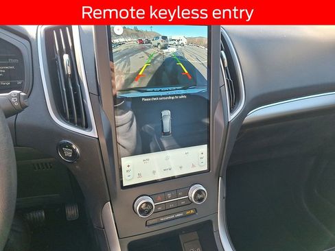 Used 2022 Ford Edge SEL w/ Convenience Package image 17