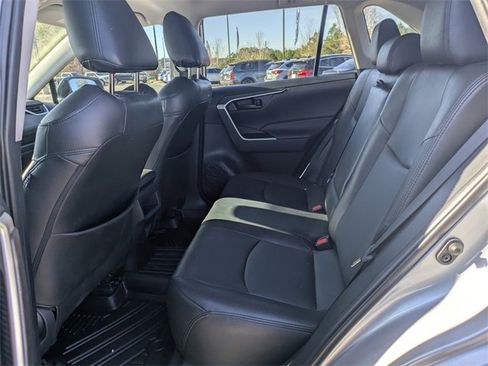 Used 2021 Toyota RAV4 LE image 14
