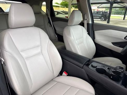 Certified 2025 Nissan Rogue SL AWD/4WD image 16