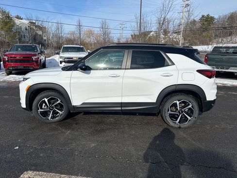 Used 2022 Chevrolet TrailBlazer RS w/ Technology Package image 2