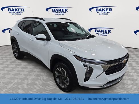 New 2026 Chevrolet Trax LT w/ Driver Confidence Package FWD image 1