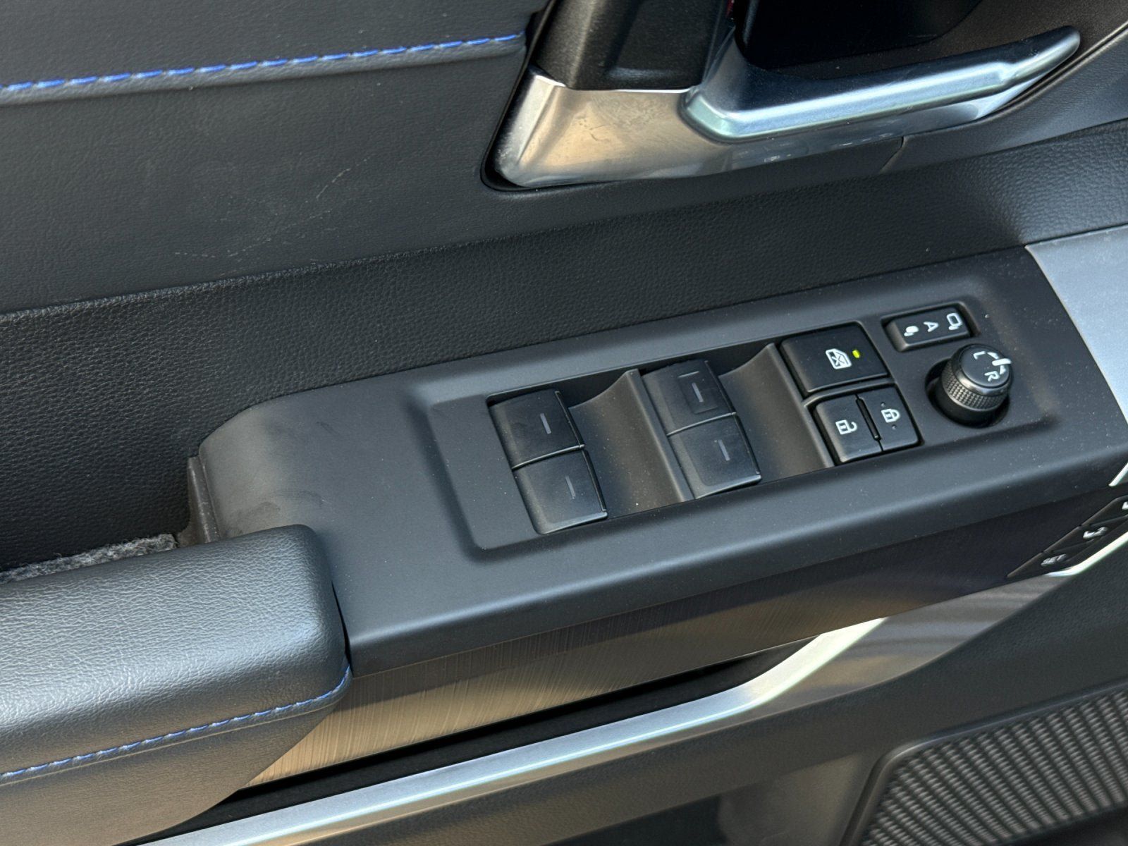 New 2025 Toyota Tundra Platinum AWD/4WD image 14