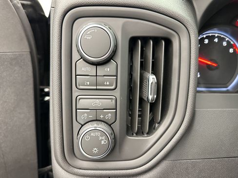 Certified 2026 Chevrolet Silverado 1500 Custom Trail Boss w/ Dark Appearance Package AWD/4WD image 18
