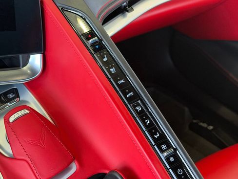 Certified 2021 Chevrolet Corvette Stingray Premium Conv w/ Z51 Performance Package RWD image 10