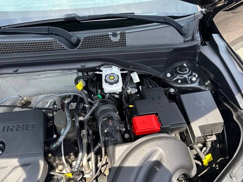 Used 2021 Chevrolet TrailBlazer ACTIV w/ Technology Package FWD image 24