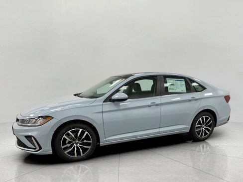 New 2025 Volkswagen Jetta SE image 7