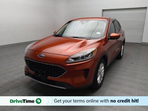 Used 2020 Ford Escape SE FWD image 1