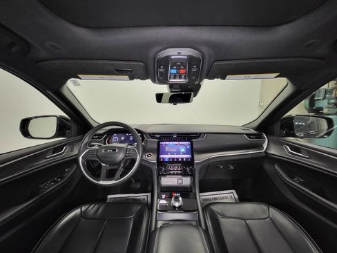 Used 2024 Jeep Grand Cherokee L Limited w/ Luxury Tech Group II image 15