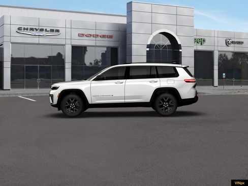New 2026 Jeep Grand Cherokee L 2WD image 3